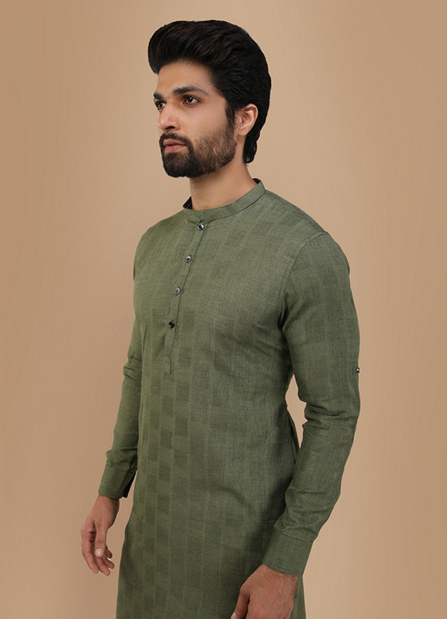 alt message - Manyavar Men Olive Green Self Chequered Kurta image number 0